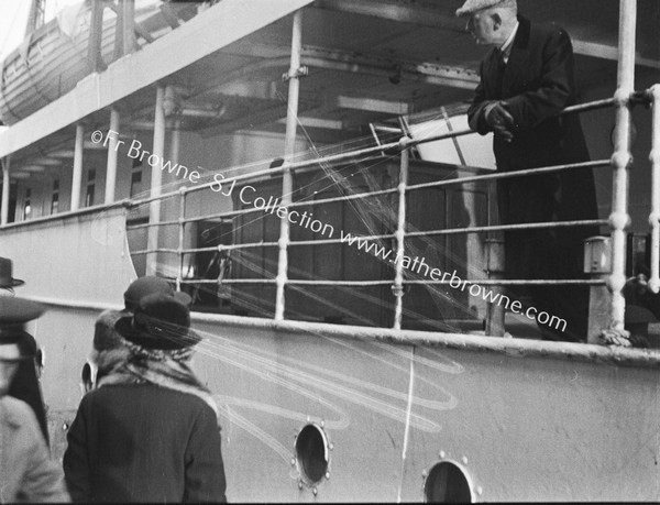 NELL SEEING JIM OFF  B&I  NORTH WALL